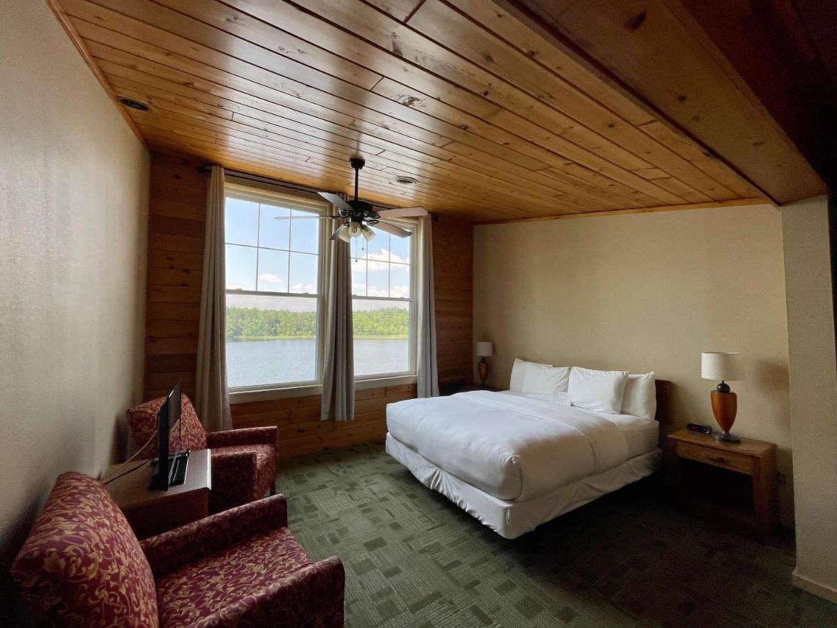 Hanging Horn Lakeside Resort Moose Lake Екстериор снимка