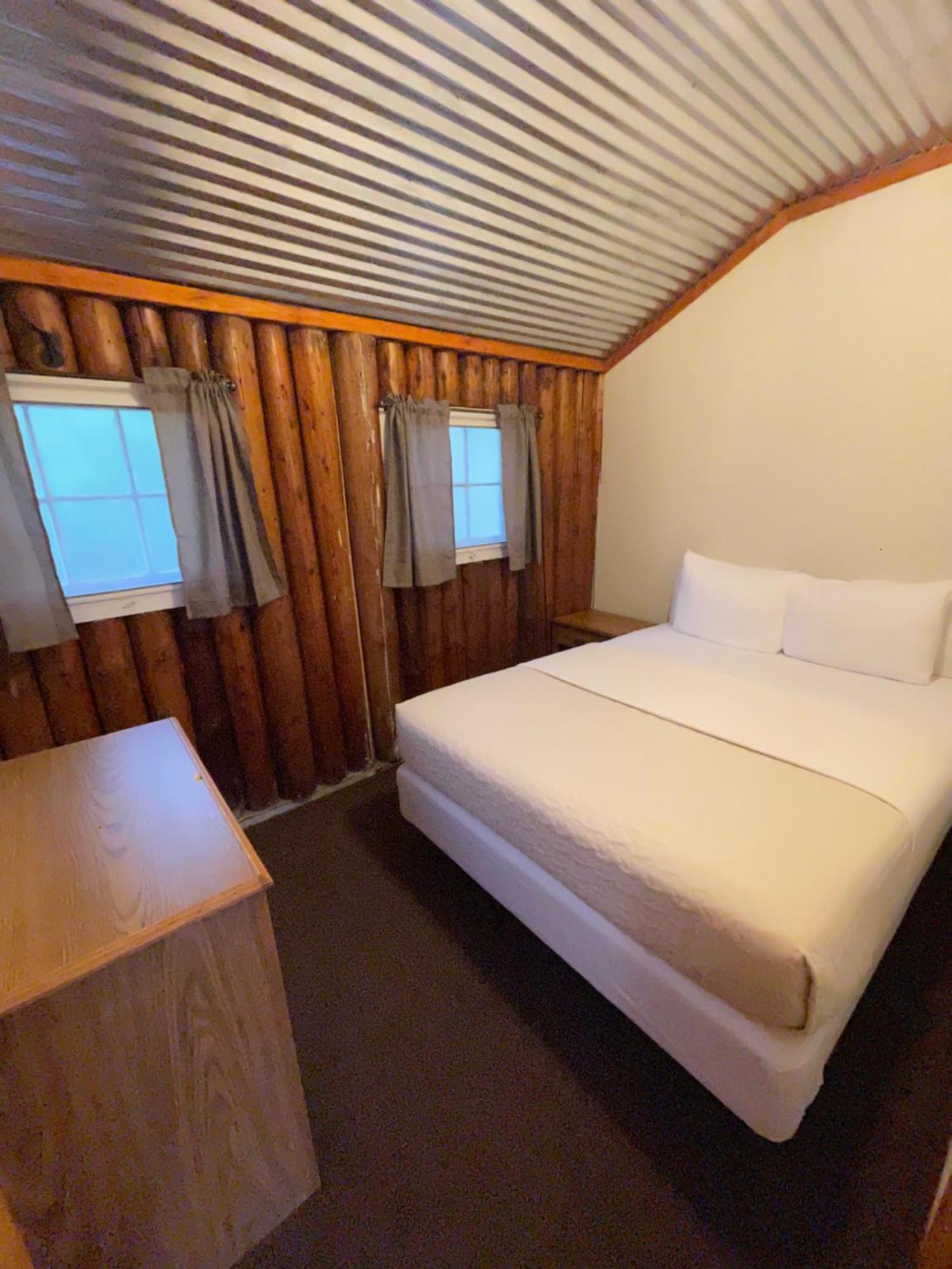 Hanging Horn Lakeside Resort Moose Lake Екстериор снимка