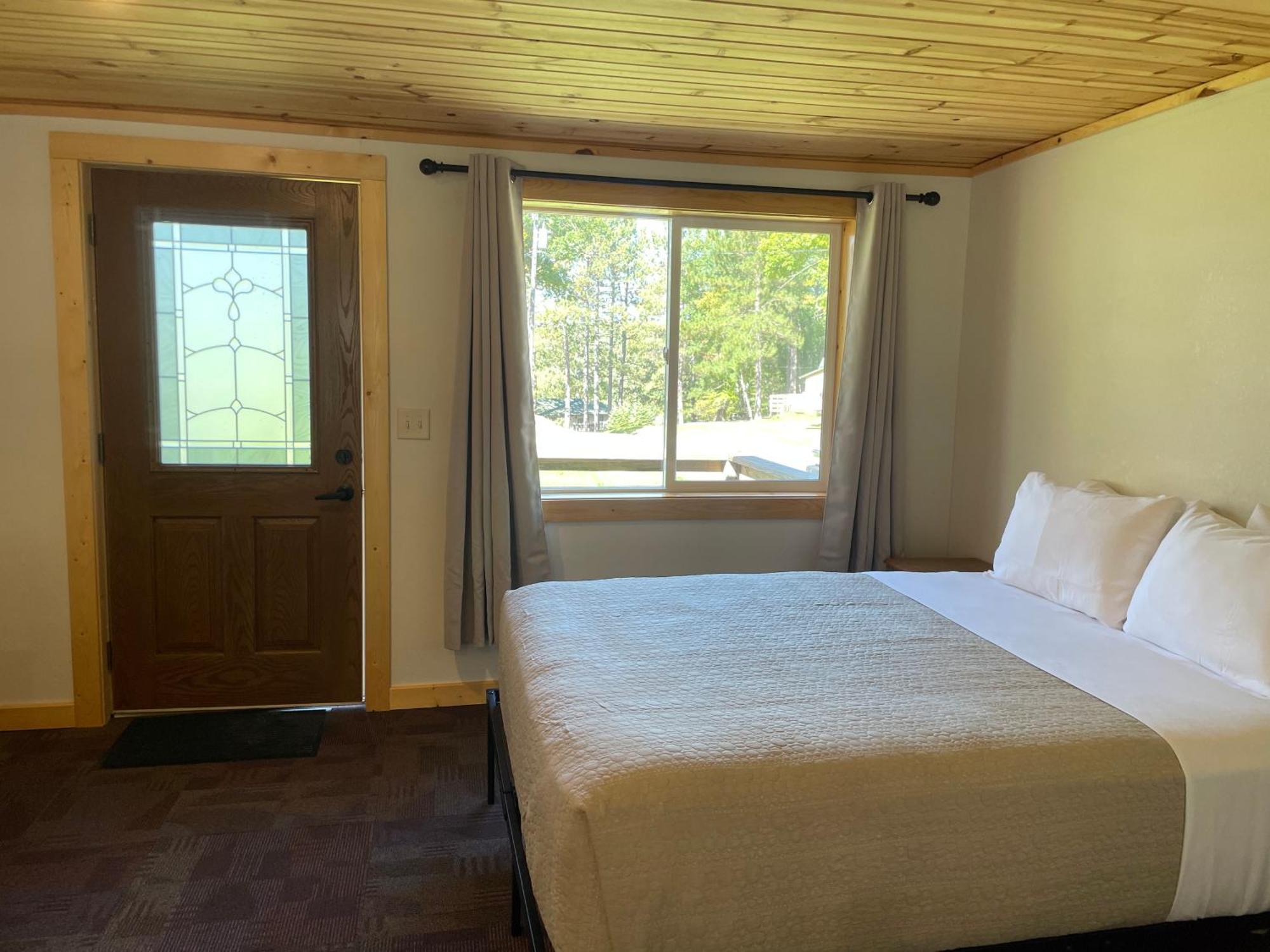 Hanging Horn Lakeside Resort Moose Lake Екстериор снимка