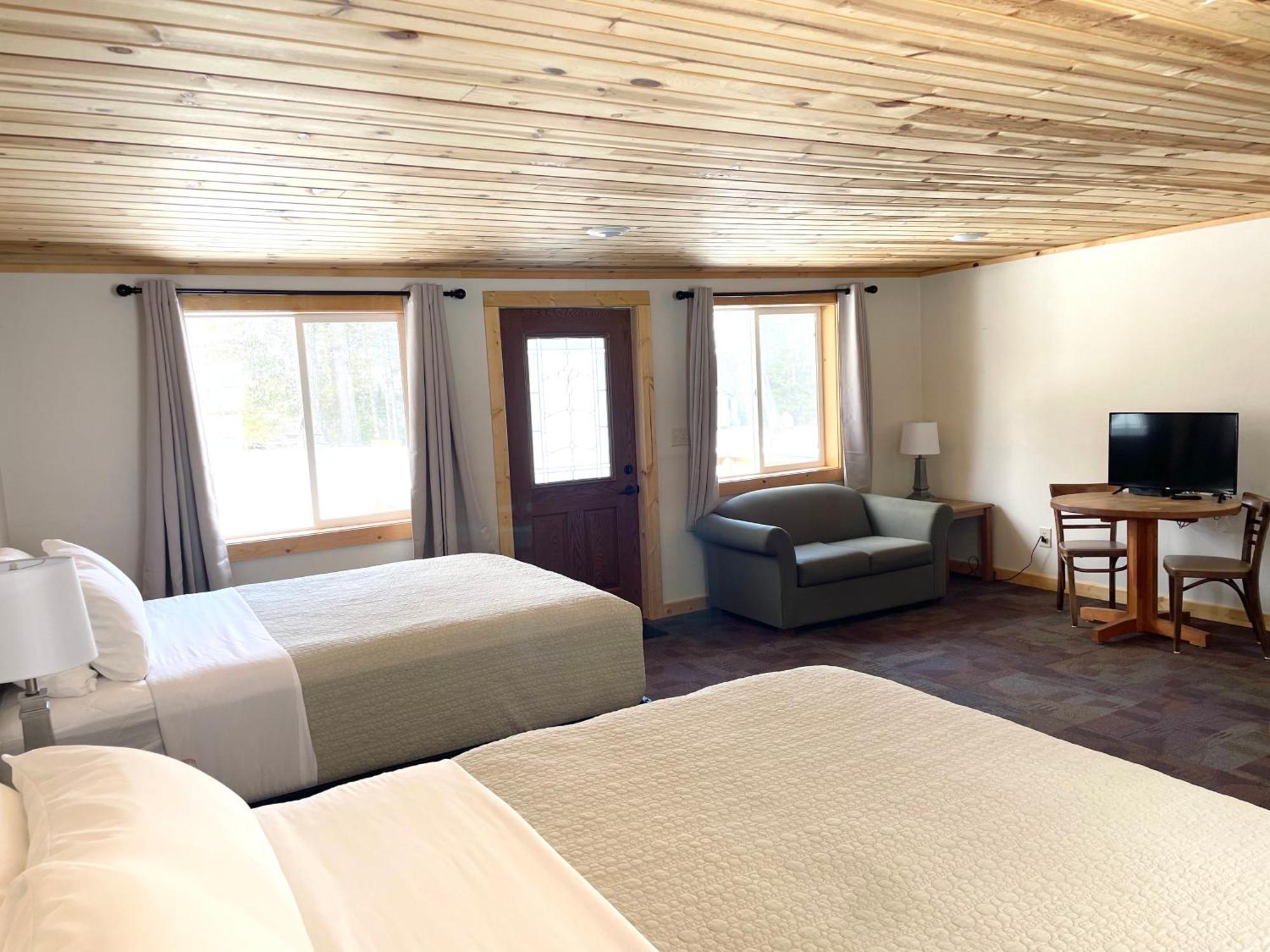 Hanging Horn Lakeside Resort Moose Lake Екстериор снимка