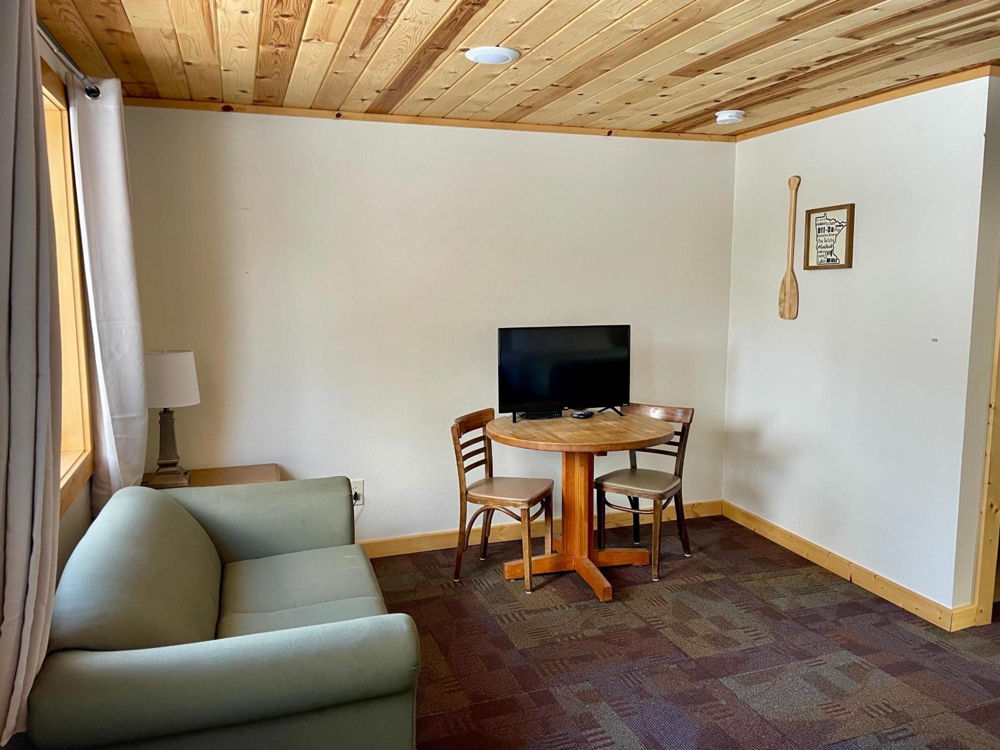 Hanging Horn Lakeside Resort Moose Lake Екстериор снимка