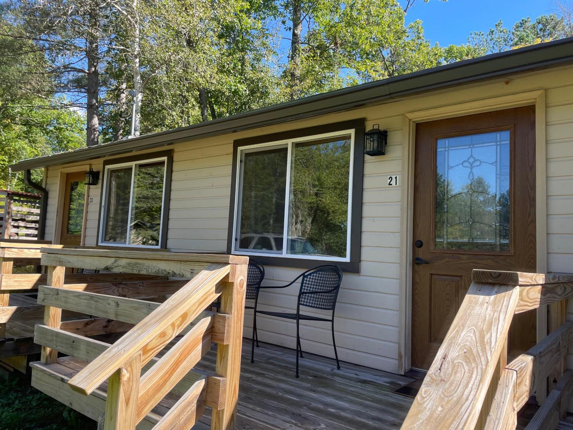 Hanging Horn Lakeside Resort Moose Lake Екстериор снимка