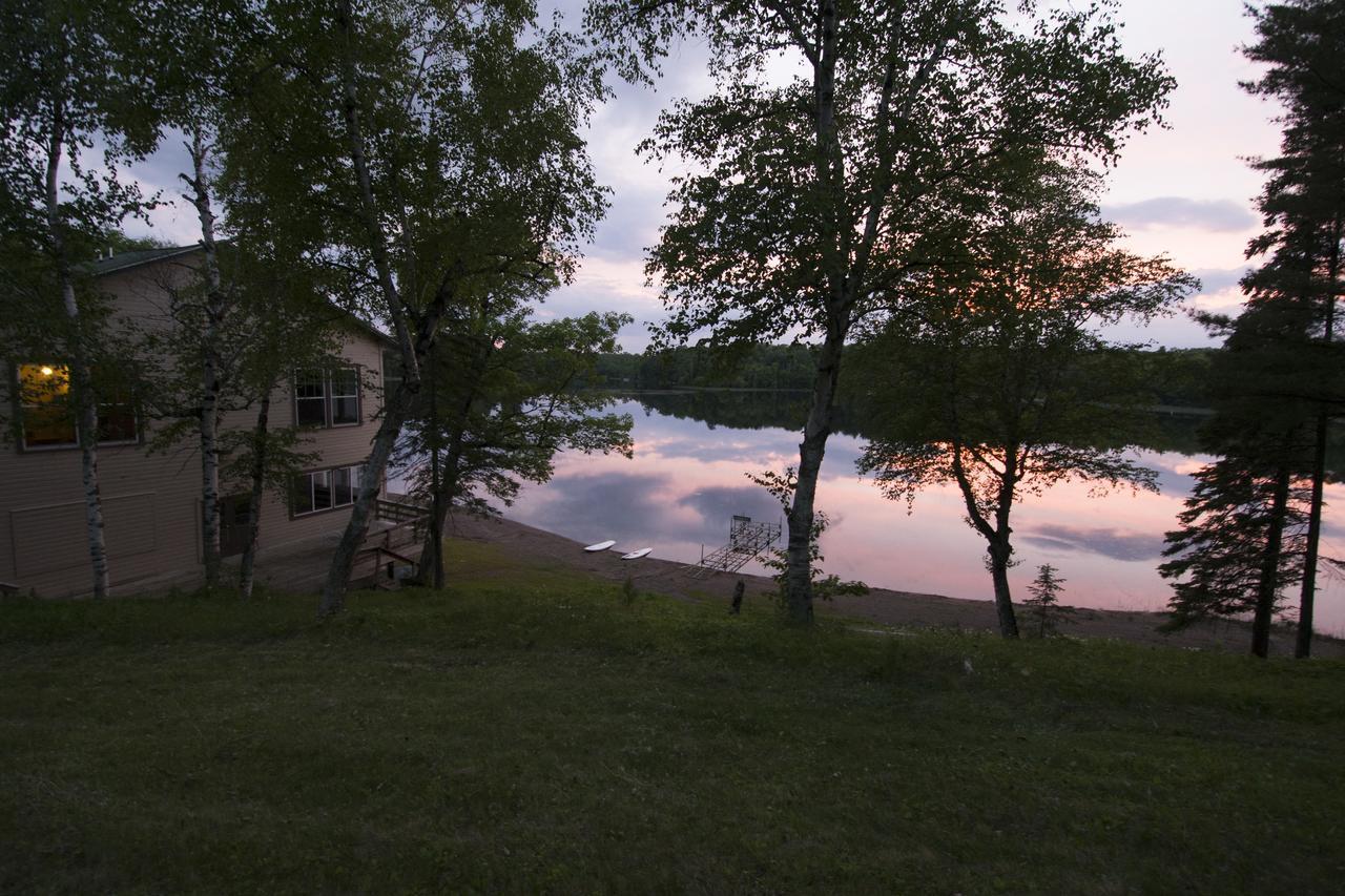 Hanging Horn Lakeside Resort Moose Lake Екстериор снимка