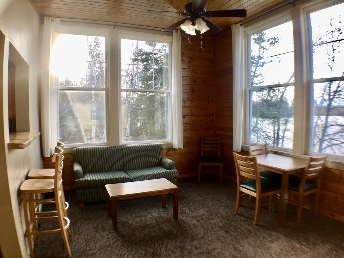 Hanging Horn Lakeside Resort Moose Lake Екстериор снимка